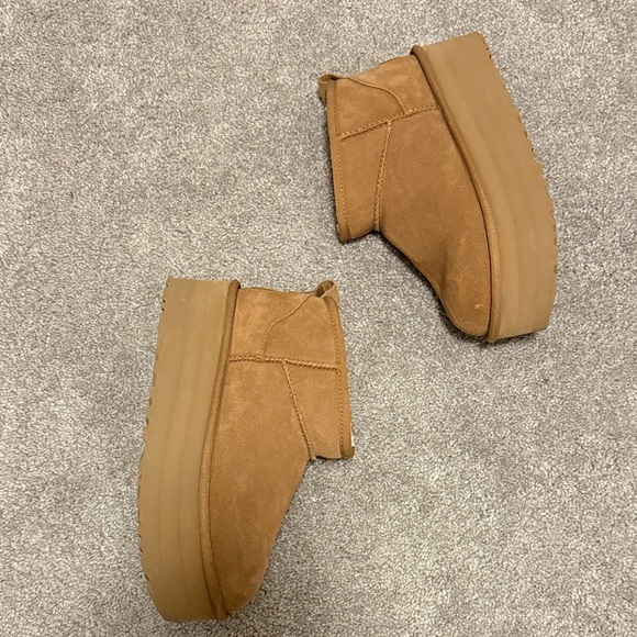UGG Platform Mini Boots - Picture 3 of 7